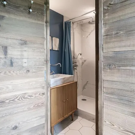 Apartment Beautiful With 3 Bedrooms *
